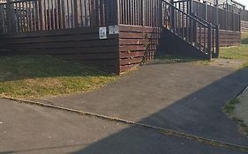 Holiday Lodge, Sleeps 4, With Sea & Countryside Views